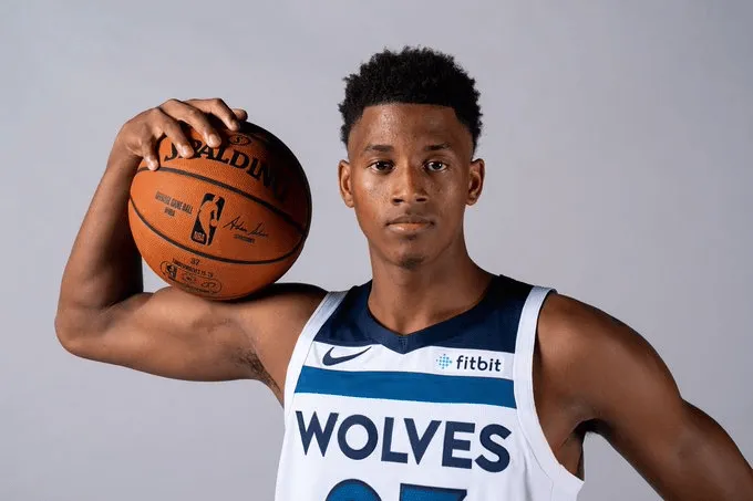 76人队战绩:球队今日试训卡尔弗、德克尔等前NBA球员