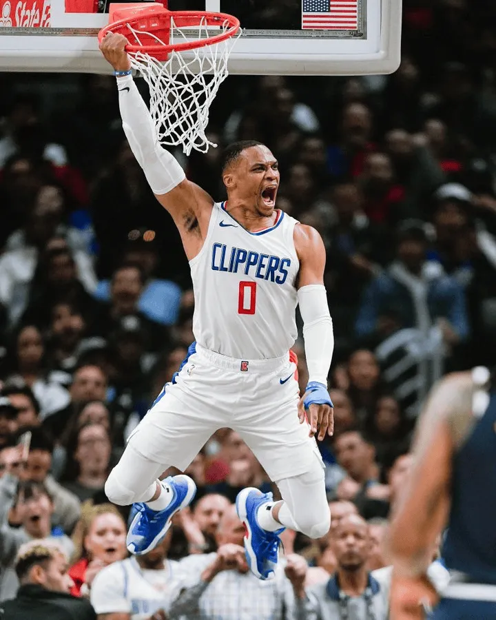 暴力美学！威斯布鲁克职业生涯扣篮次数达到652次 成为历史上扣篮次数最多的控球后卫