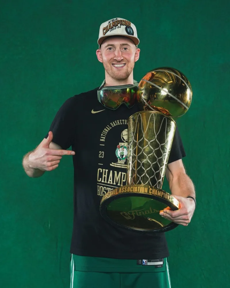 续订!凯尔特人官方:他能投篮 他能扣篮 他是NBA总冠军豪瑟